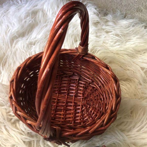 Vintage Wicker Handle Oval Basket - Picture 5 of 6